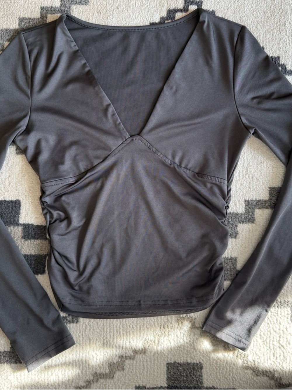 Ruched V-Neck Long-Sleeve Tee in Charcoal Gray